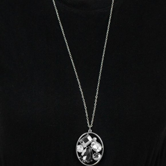 paparazzi Jewelry - Scandalously Scattered - Silver